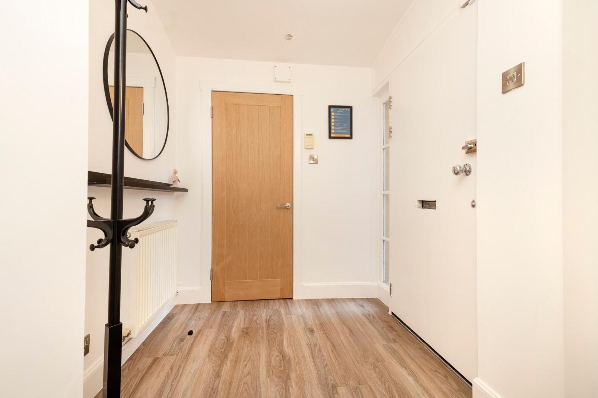 Joivy 3Br Flat In Haymarket With Free Parking Эдинбург Экстерьер фото