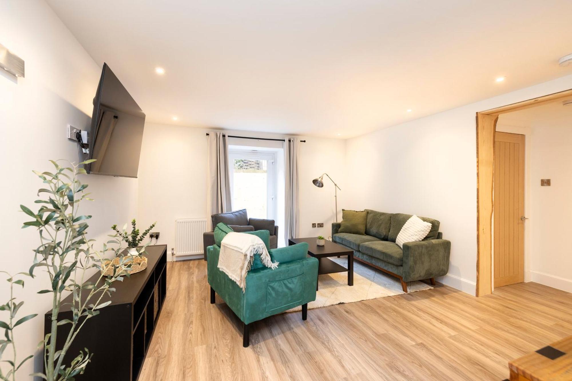 Joivy 3Br Flat In Haymarket With Free Parking Эдинбург Экстерьер фото