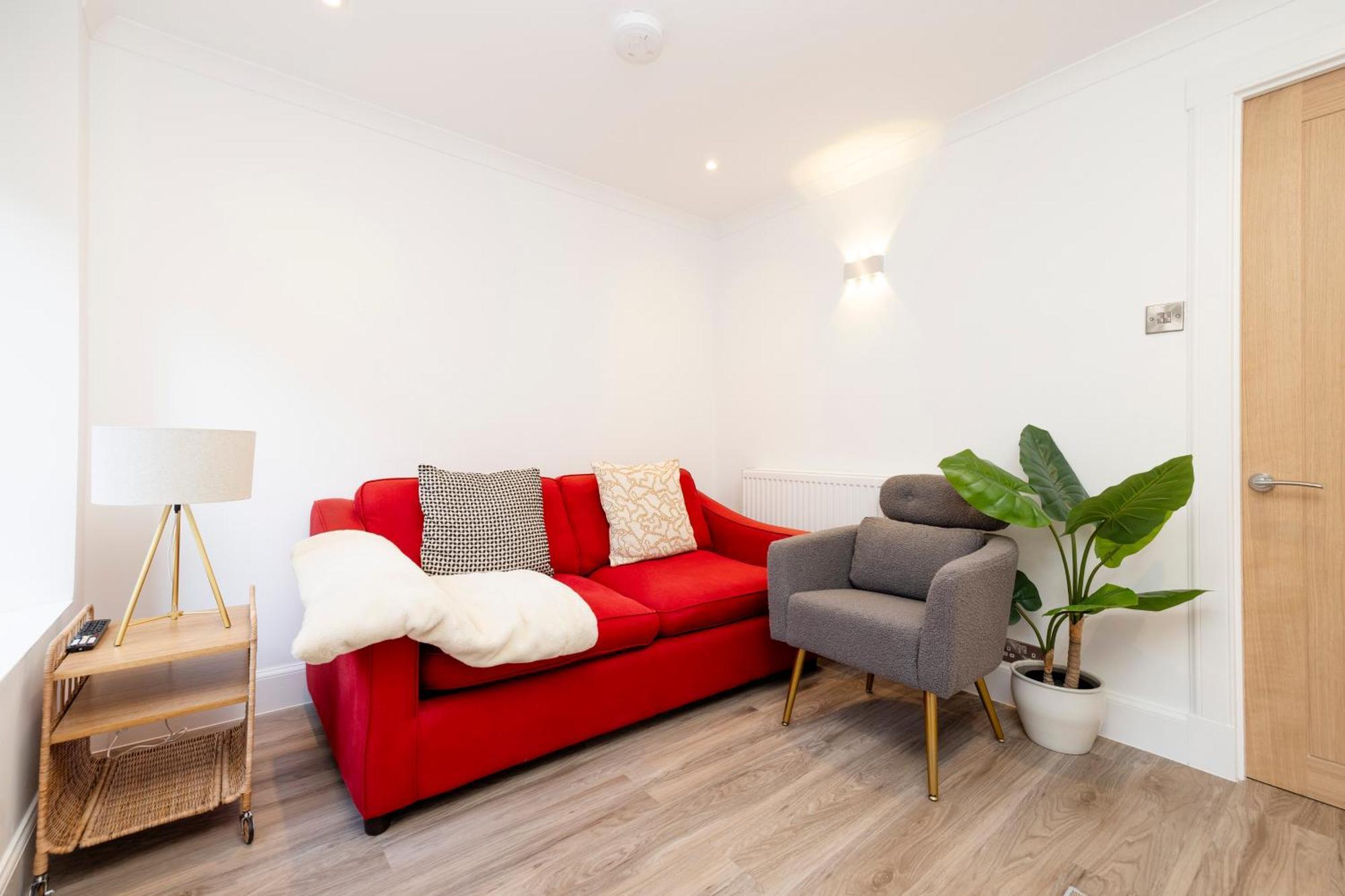 Joivy 3Br Flat In Haymarket With Free Parking Эдинбург Экстерьер фото