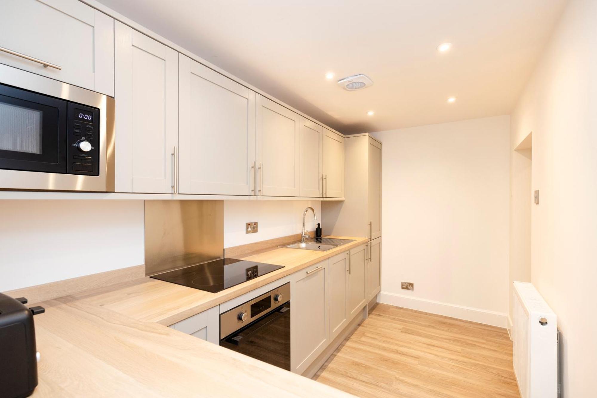 Joivy 3Br Flat In Haymarket With Free Parking Эдинбург Экстерьер фото