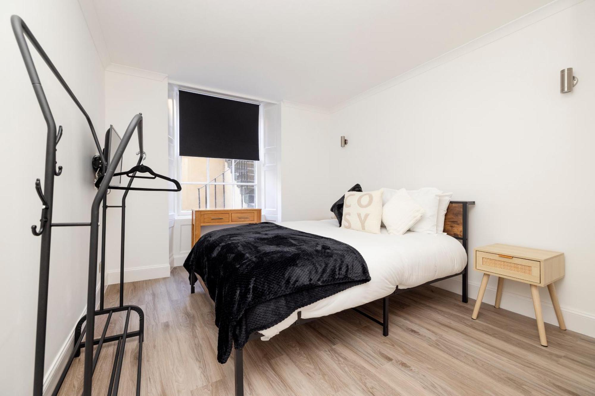 Joivy 3Br Flat In Haymarket With Free Parking Эдинбург Экстерьер фото