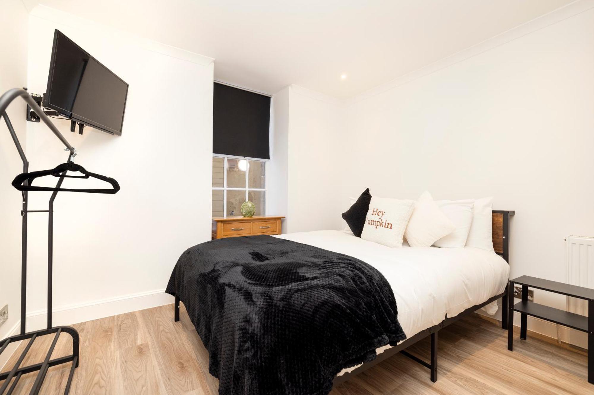 Joivy 3Br Flat In Haymarket With Free Parking Эдинбург Экстерьер фото