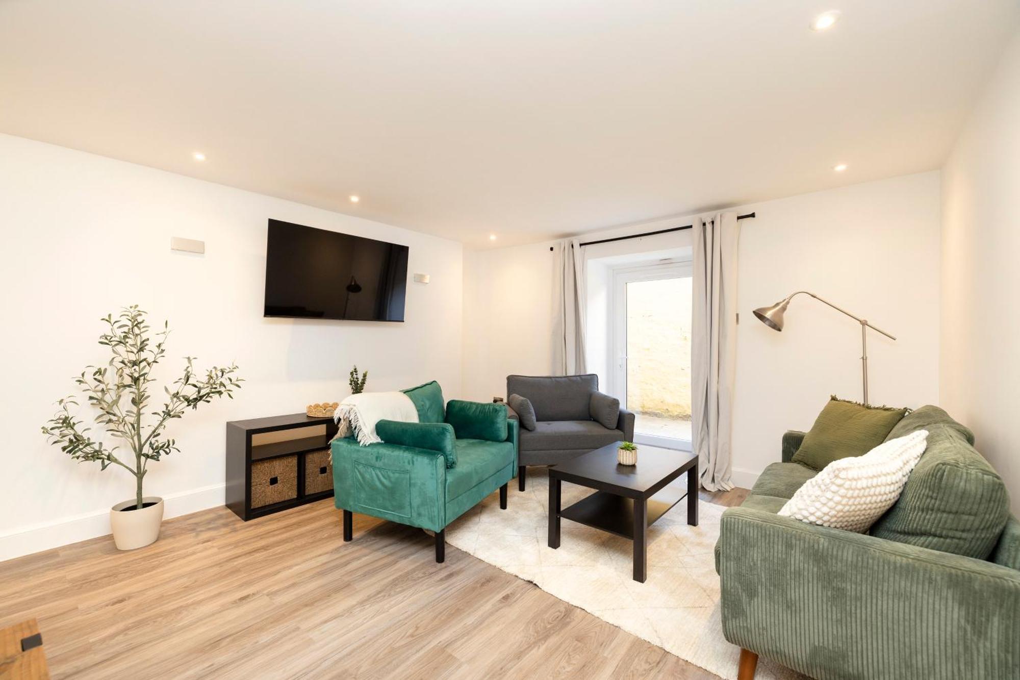 Joivy 3Br Flat In Haymarket With Free Parking Эдинбург Экстерьер фото