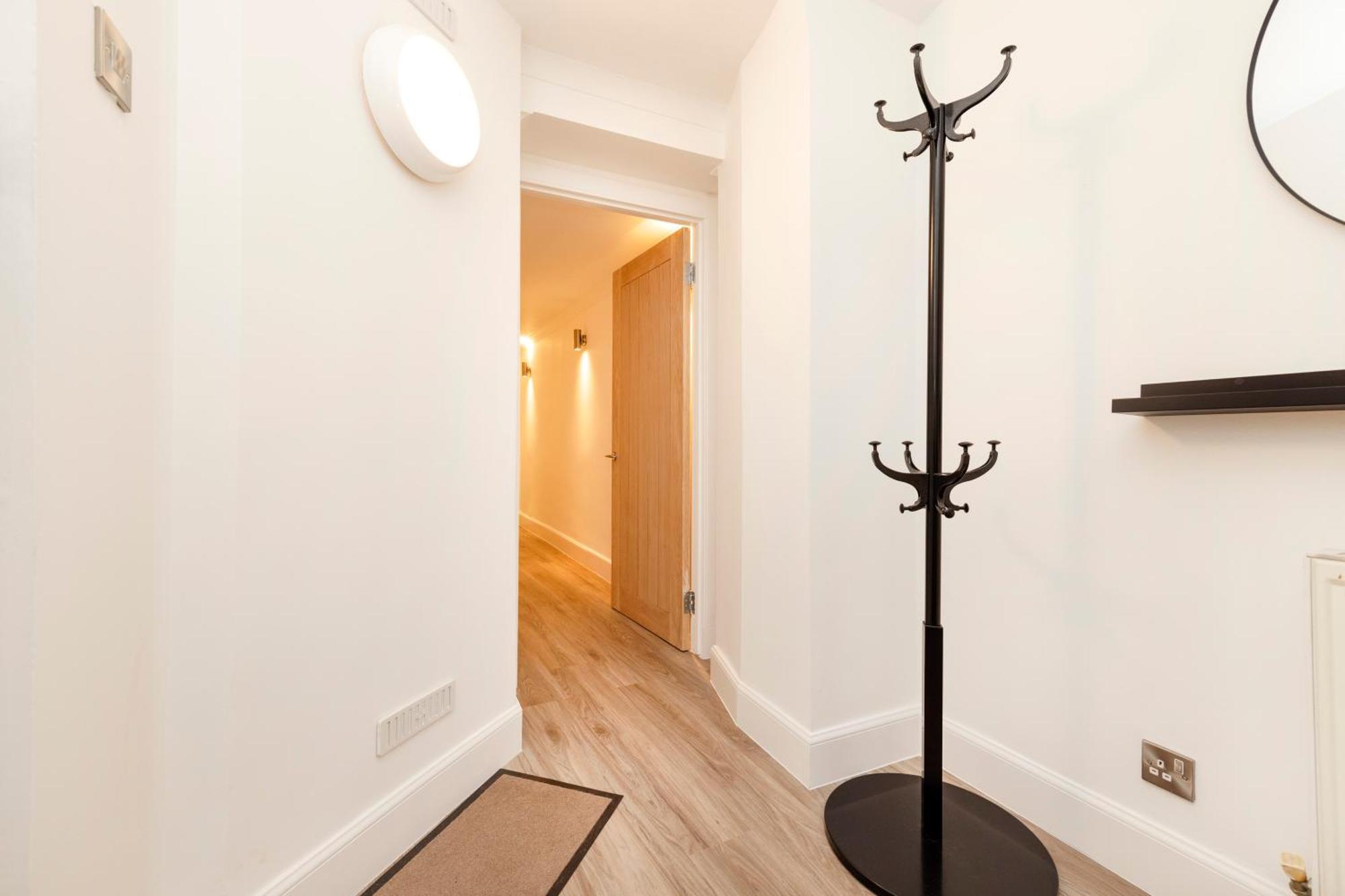 Joivy 3Br Flat In Haymarket With Free Parking Эдинбург Экстерьер фото